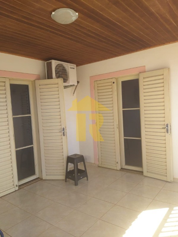 Casa com 3 quartos à venda, 217m² — foto 16 de 26