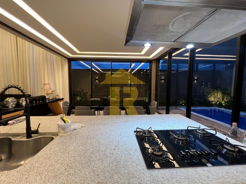 Casa de Condomínio com 3 quartos à venda, 220m² — foto 23 de 36