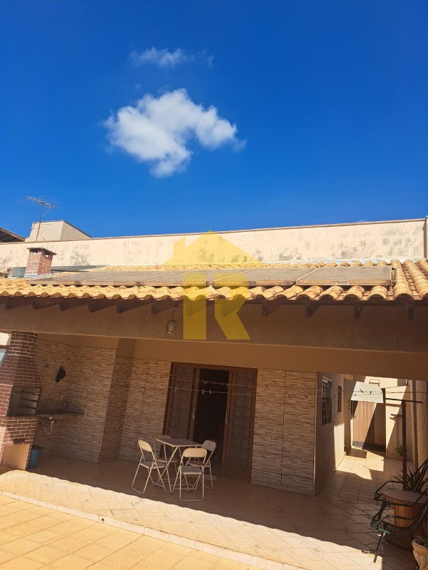 Casa com 3 quartos à venda, 220m² — foto 28 de 37