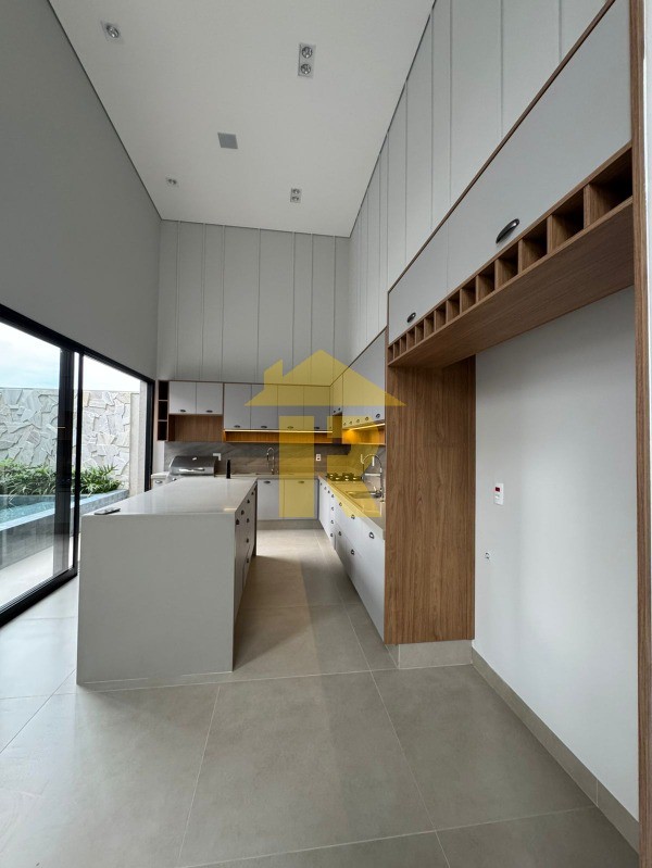Casa de Condomínio com 4 quartos à venda, 240m² — foto 17 de 25