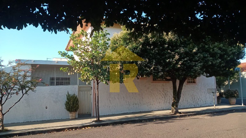 Casa com 3 quartos à venda, 217m² — foto 4 de 26