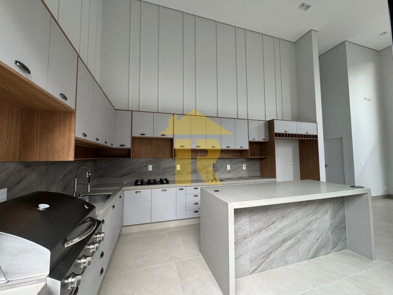 Casa de Condomínio com 4 quartos à venda, 240m² — foto 13 de 25