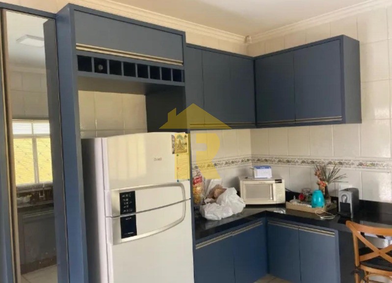 Casa com 3 quartos à venda, 240m² — foto 11 de 23