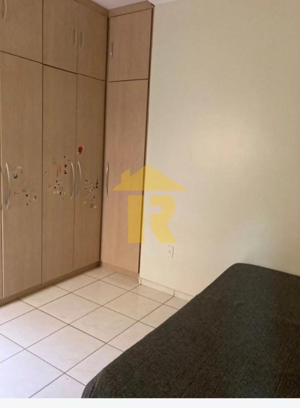 Casa com 3 quartos à venda, 240m² — foto 21 de 23