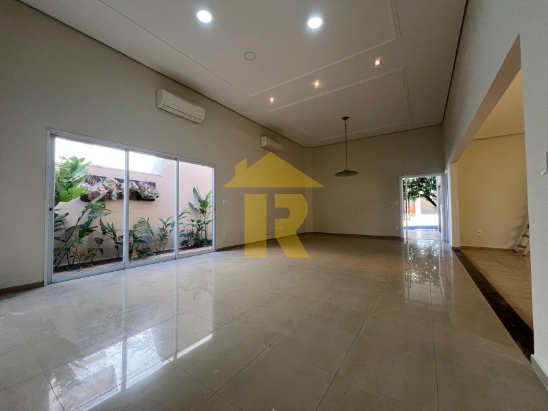 Casa de Condomínio com 4 quartos à venda e aluguel, 223m² — foto 2 de 29