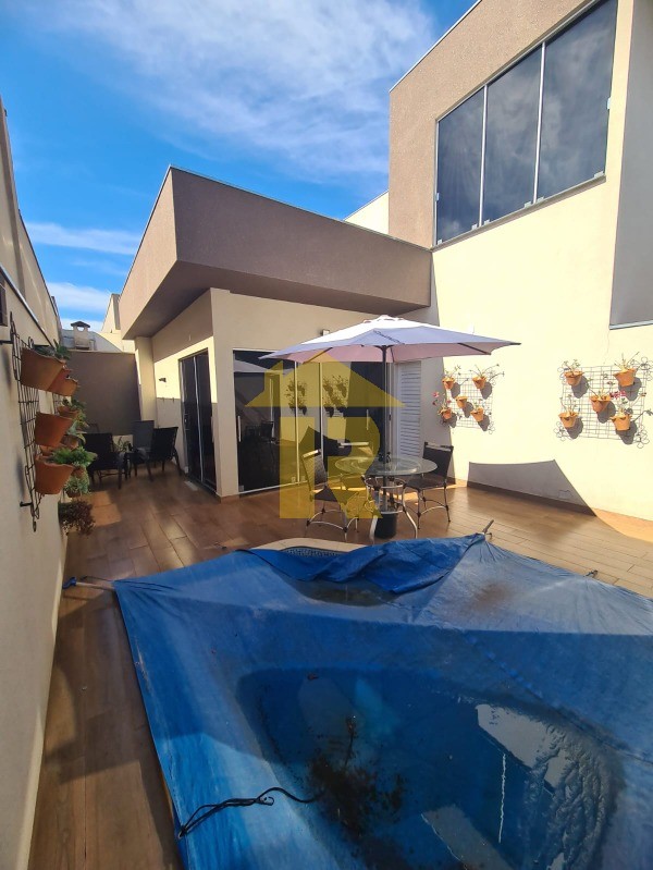 Casa de Condomínio com 3 quartos à venda, 171m² — foto 15 de 45