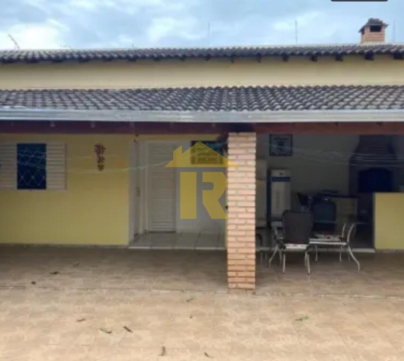 Casa com 3 quartos à venda, 240m² — foto 14 de 23