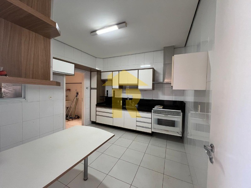 Casa de Condomínio com 4 quartos à venda e aluguel, 223m² — foto 10 de 29