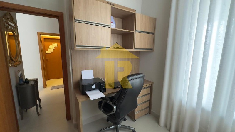 Casa de Condomínio com 3 quartos à venda, 220m² — foto 5 de 36