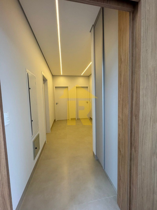 Casa de Condomínio com 4 quartos à venda, 240m² — foto 22 de 25