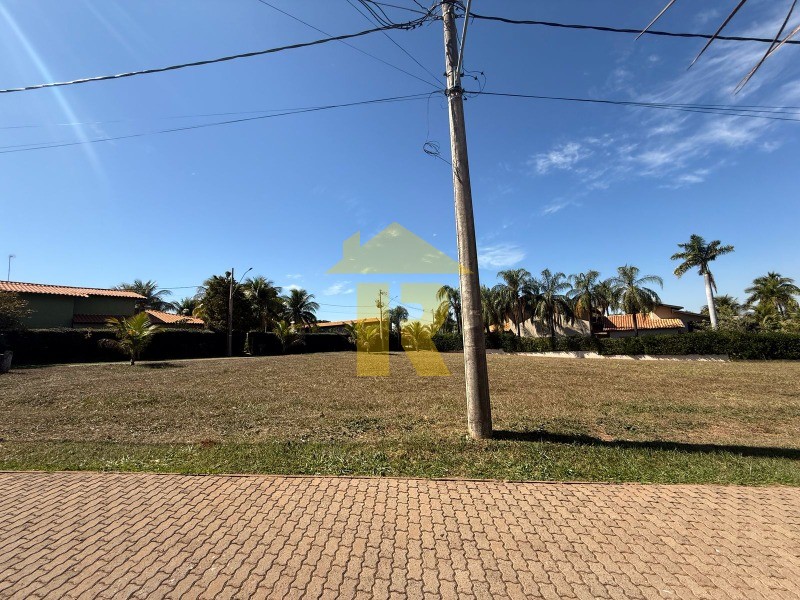 Terreno / Lote / Condomínio  à venda, 1600m² — foto 2 de 32