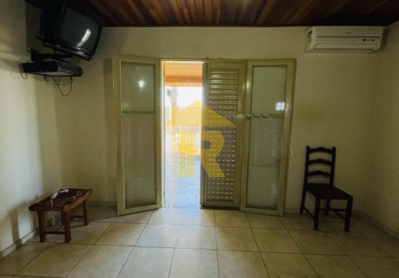 Casa com 3 quartos à venda, 217m² — foto 18 de 26