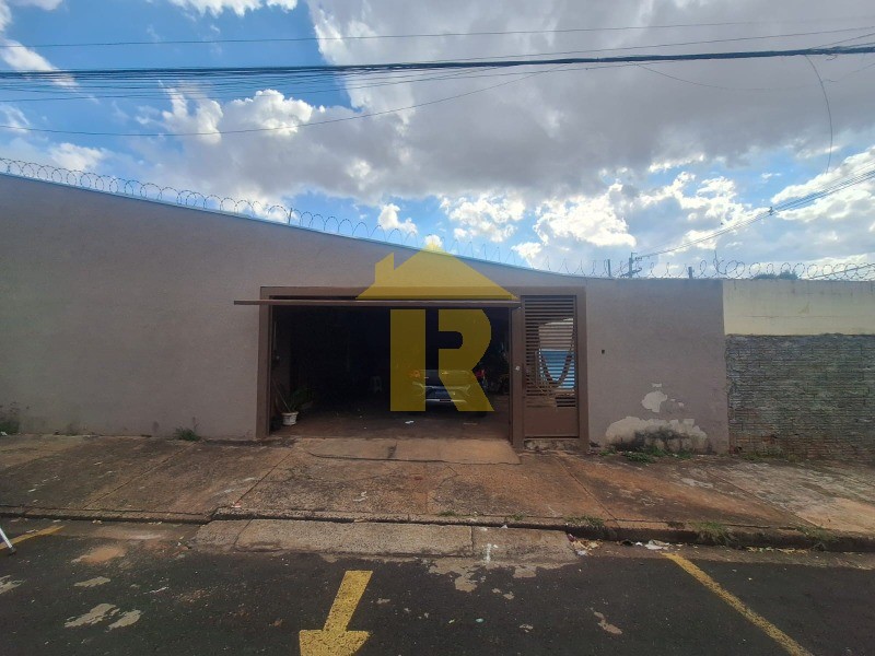 Casa com 1 quarto à venda, 60m² — foto 2 de 27