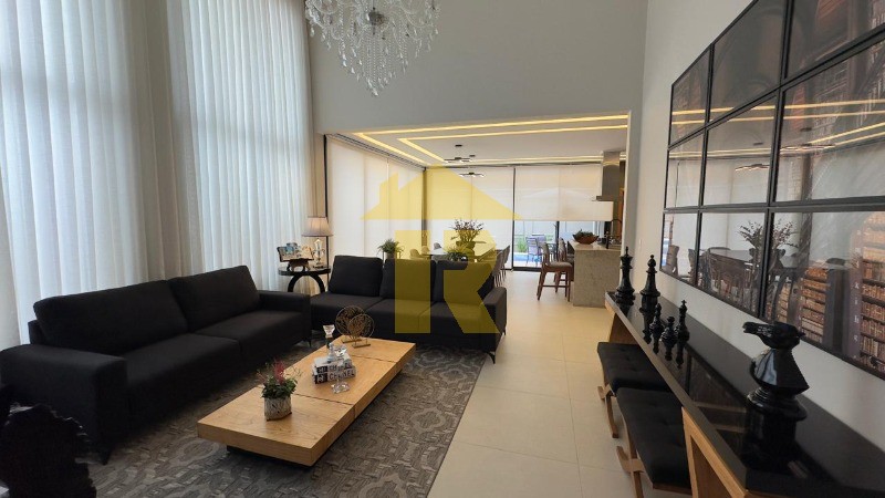 Casa de Condomínio com 3 quartos à venda, 220m² — foto 11 de 36