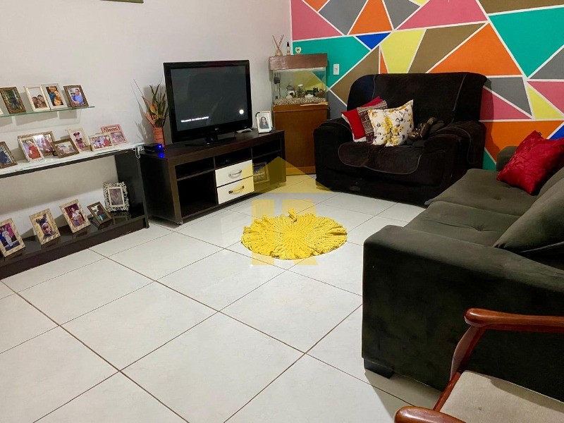 Casa com 1 quarto à venda, 60m² — foto 1 de 27
