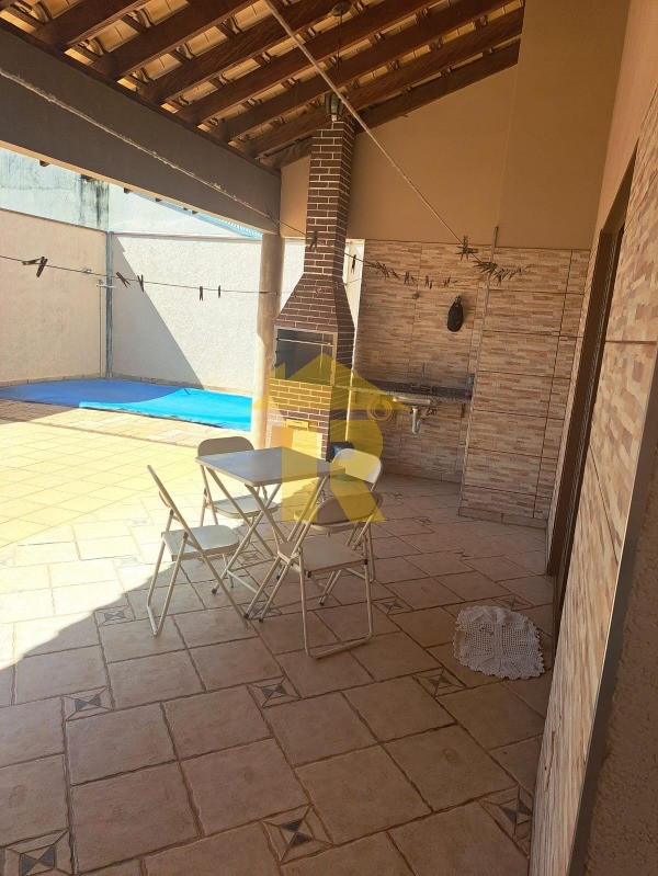 Casa com 3 quartos à venda, 220m² — foto 29 de 37
