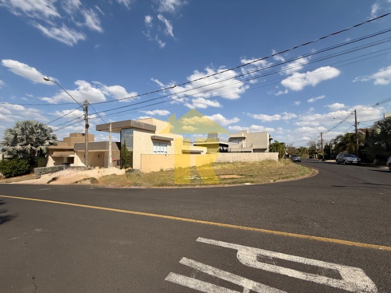 Terreno / Lote / Condomínio  à venda, 408m² — foto 1 de 18