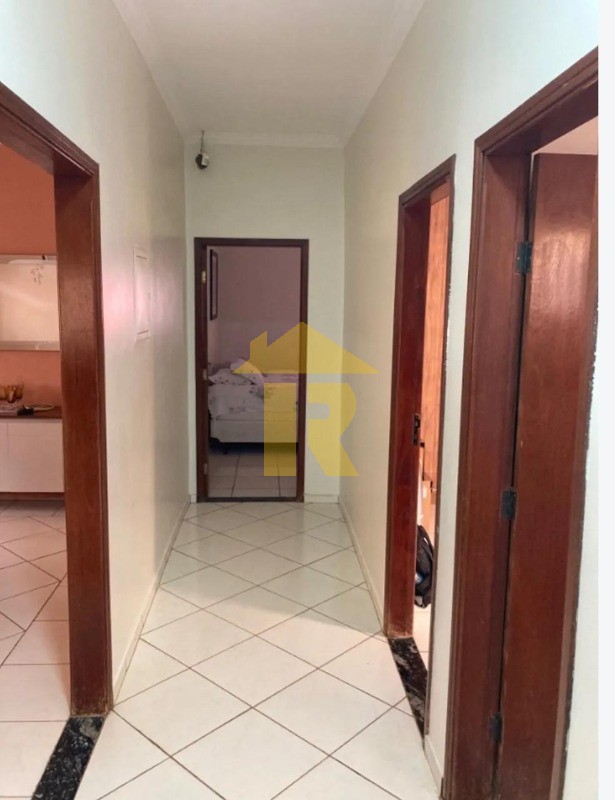 Casa com 3 quartos à venda, 240m² — foto 15 de 23