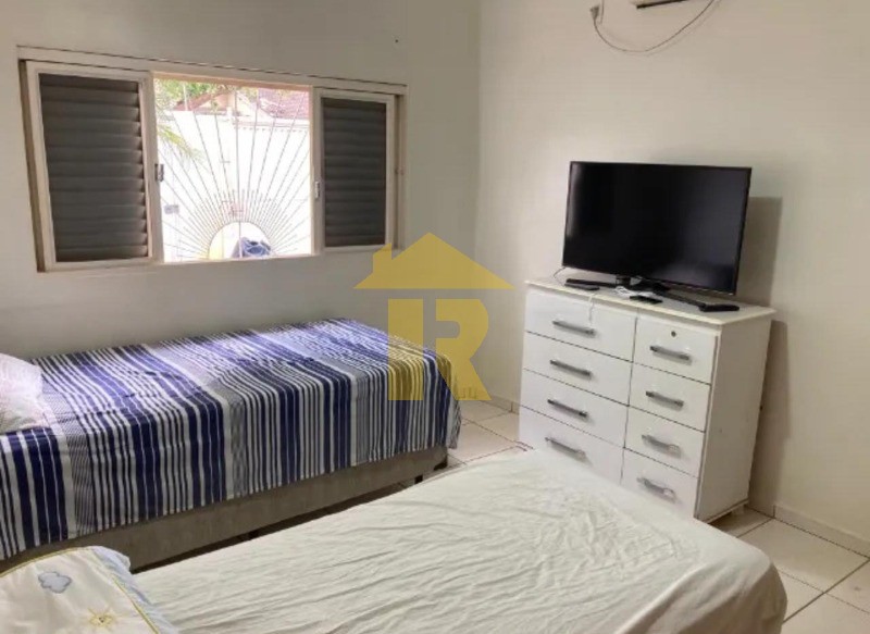 Casa com 3 quartos à venda, 240m² — foto 19 de 23