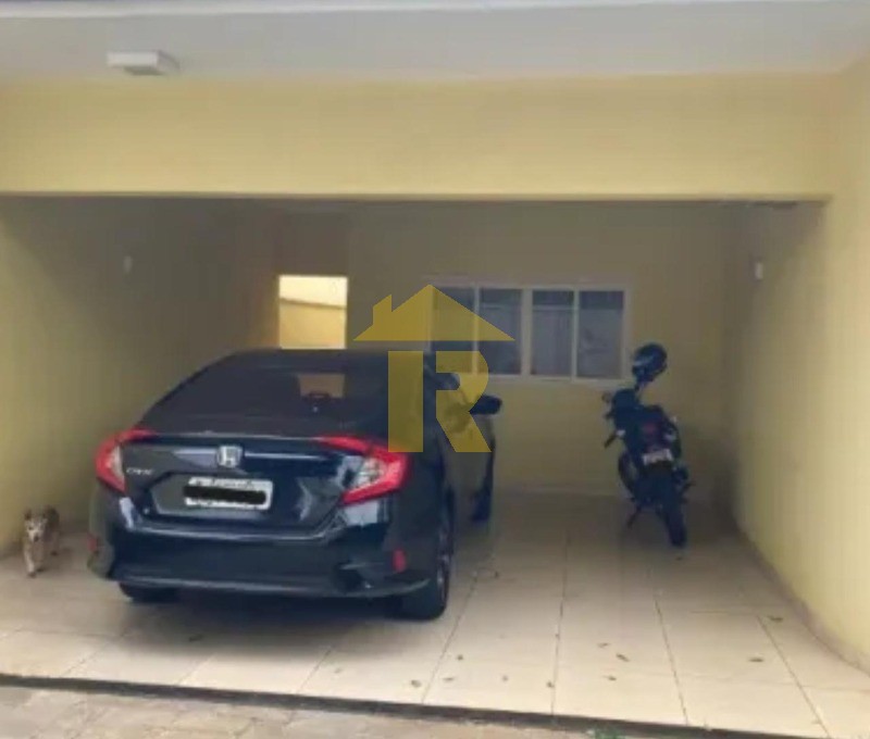 Casa com 3 quartos à venda, 240m² — foto 3 de 23