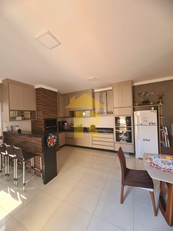 Casa de Condomínio com 3 quartos à venda, 171m² — foto 10 de 45