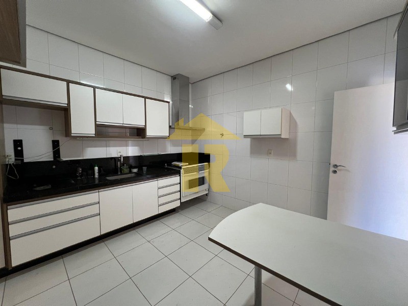 Casa de Condomínio com 4 quartos à venda e aluguel, 223m² — foto 9 de 29