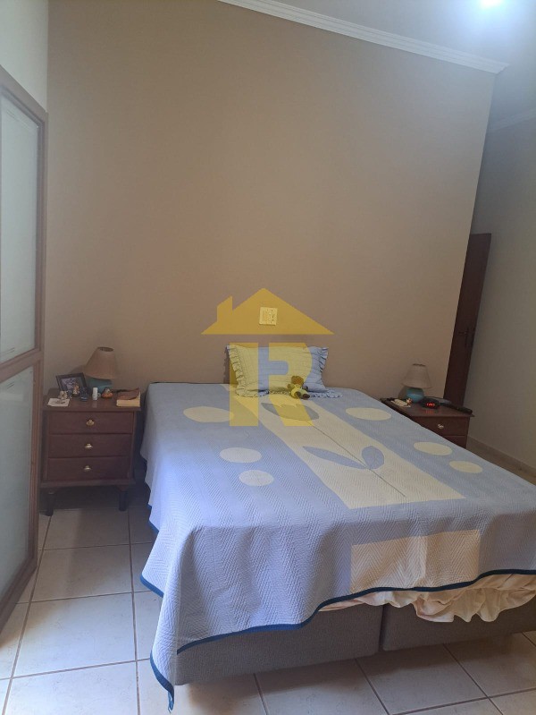 Casa com 3 quartos à venda, 220m² — foto 11 de 37