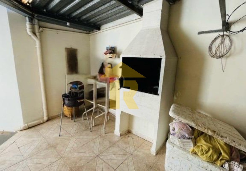 Casa com 3 quartos à venda, 217m² — foto 25 de 26