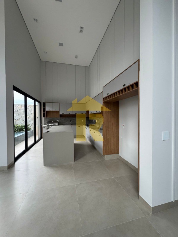 Casa de Condomínio com 4 quartos à venda, 240m² — foto 16 de 25