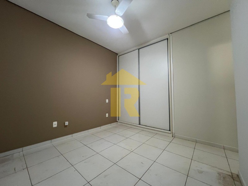 Casa de Condomínio com 4 quartos à venda e aluguel, 223m² — foto 25 de 29
