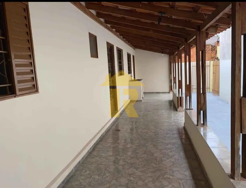 Casa com 3 quartos à venda, 200m² — foto 25 de 34