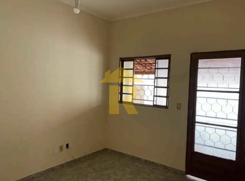 Casa com 3 quartos à venda, 200m² — foto 27 de 34