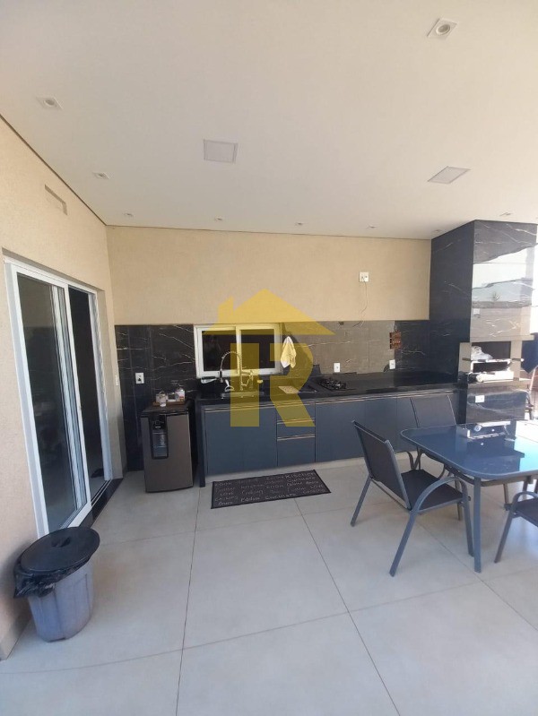 Casa de Condomínio com 3 quartos à venda, 145m² — foto 10 de 39