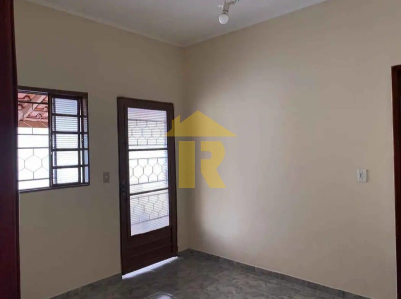 Casa com 3 quartos à venda, 200m² — foto 29 de 34