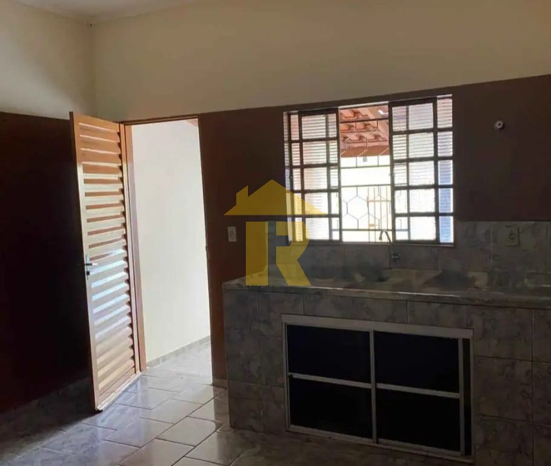 Casa com 3 quartos à venda, 200m² — foto 28 de 34