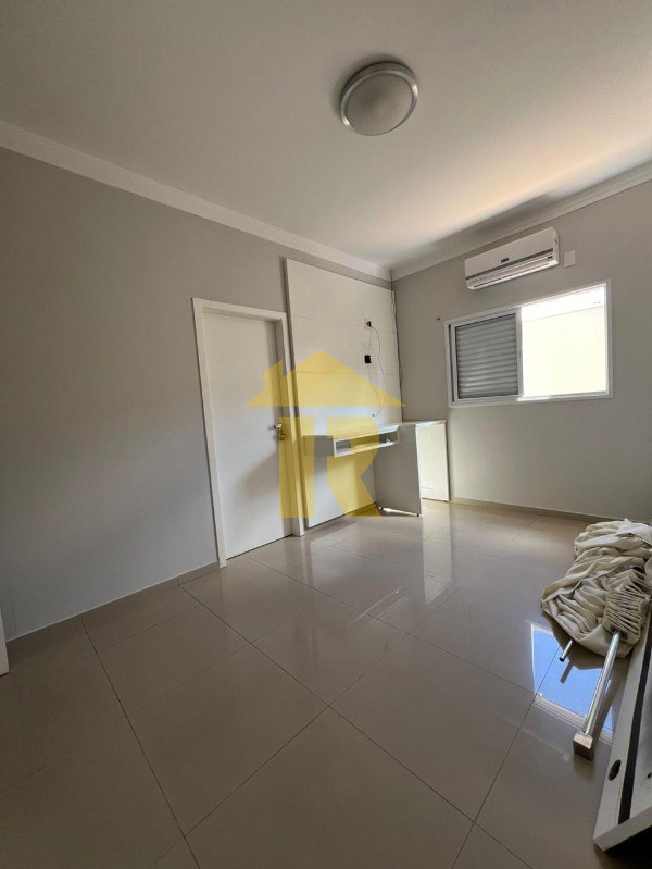 Casa de Condomínio com 3 quartos à venda, 220m² — foto 17 de 27