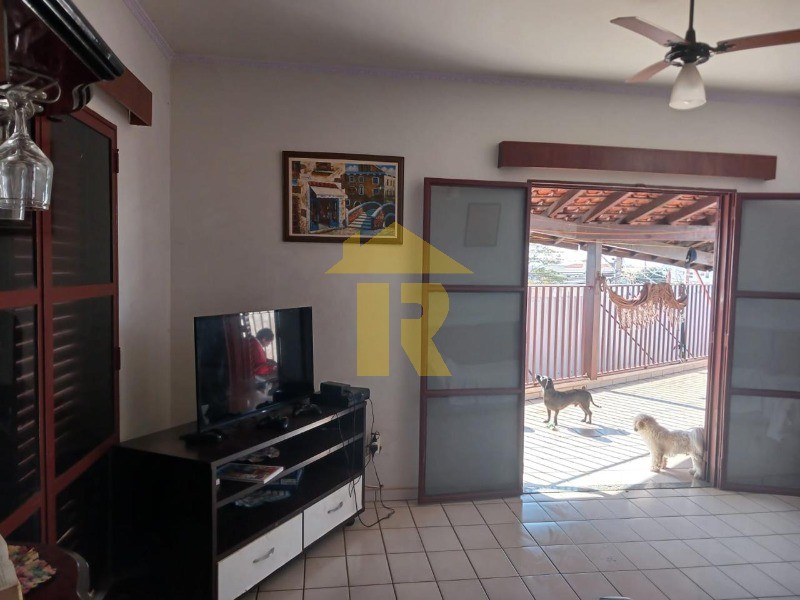 Casa com 3 quartos à venda, 367m² — foto 11 de 37
