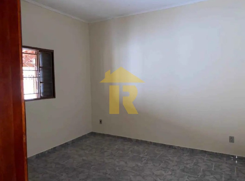 Casa com 3 quartos à venda, 200m² — foto 33 de 34