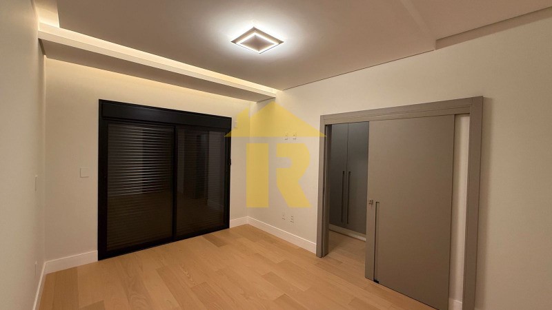 Casa de Condomínio com 4 quartos à venda, 570m² — foto 18 de 30