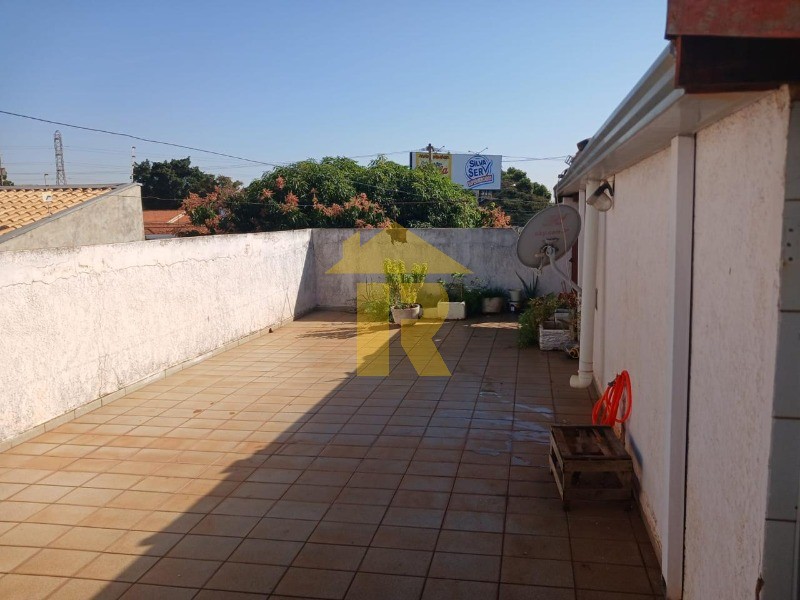 Casa com 3 quartos à venda, 367m² — foto 8 de 37