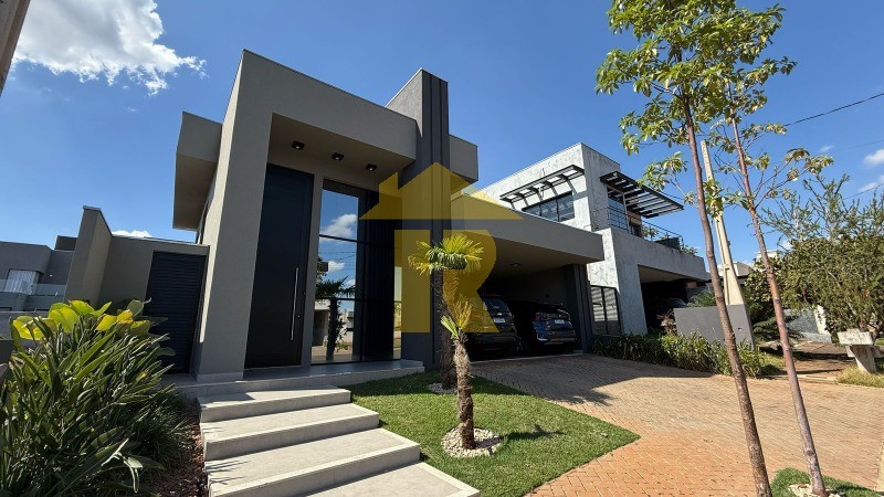 Casa de Condomínio com 3 quartos à venda, 200m² — foto 2 de 41