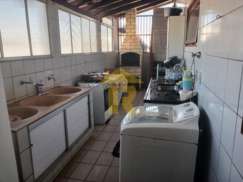 Casa com 3 quartos à venda, 367m² — foto 20 de 37