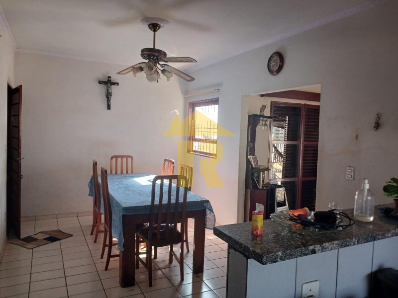 Casa com 3 quartos à venda, 367m² — foto 18 de 37