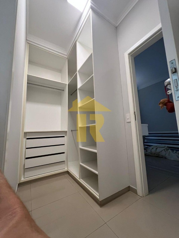 Casa de Condomínio com 3 quartos à venda, 220m² — foto 14 de 27