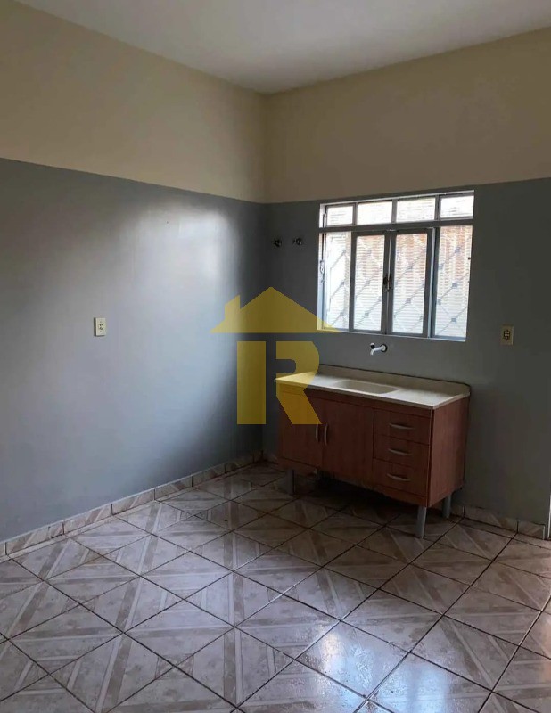 Casa com 3 quartos à venda, 200m² — foto 18 de 34
