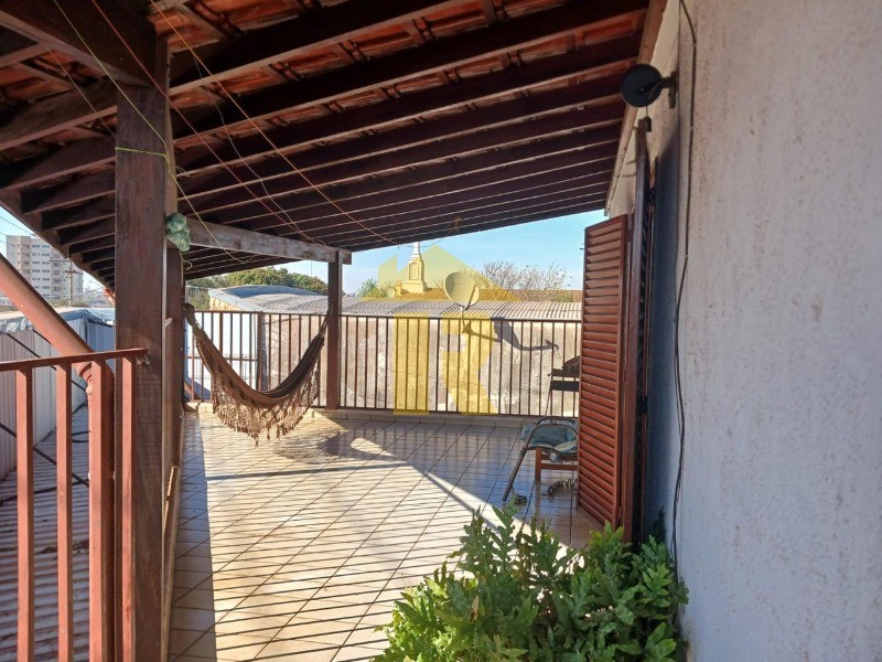 Casa com 3 quartos à venda, 367m² — foto 10 de 37