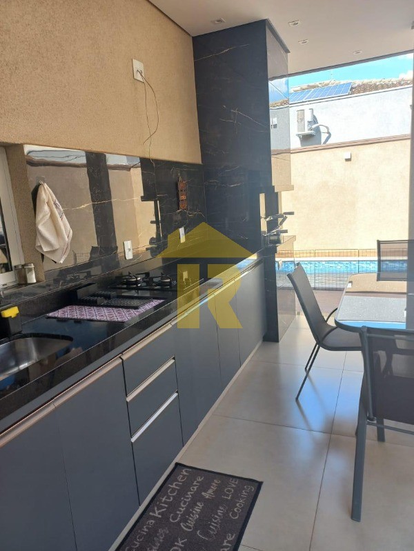 Casa de Condomínio com 3 quartos à venda, 145m² — foto 13 de 39