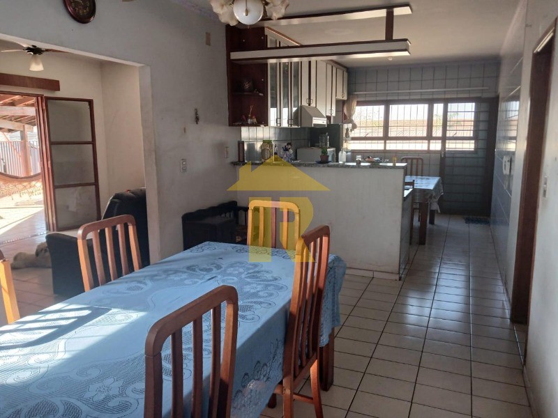 Casa com 3 quartos à venda, 367m² — foto 16 de 37
