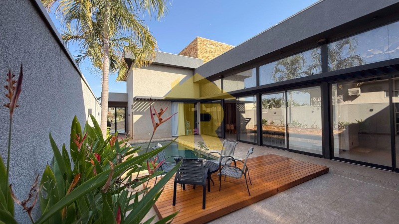 Casa de Condomínio com 4 quartos à venda — foto 1 de 23