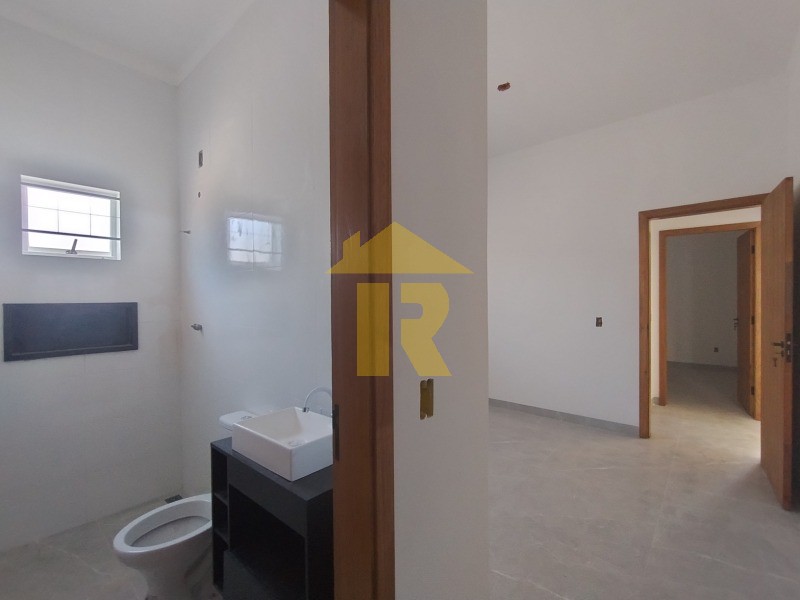 Casa com 2 quartos à venda, 75m² — foto 2 de 23